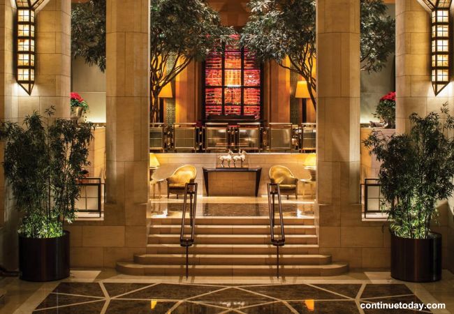 Four Seasons Hotel New York Lobby