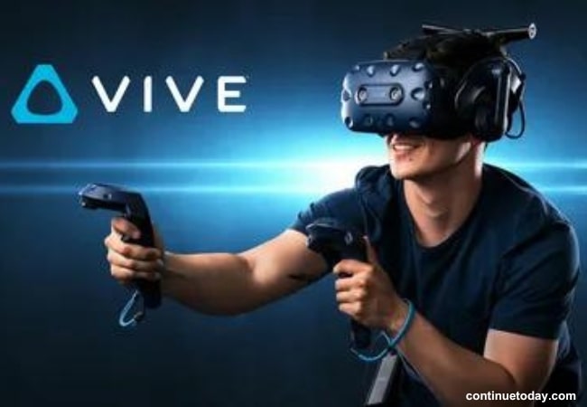 man using HTC gears for Extended Reality