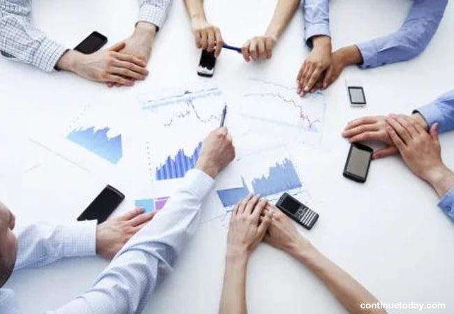 various people with various devices facing conservative administration for IoT