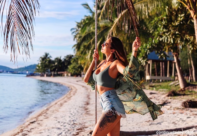 A girl is enjoying summer at Miami